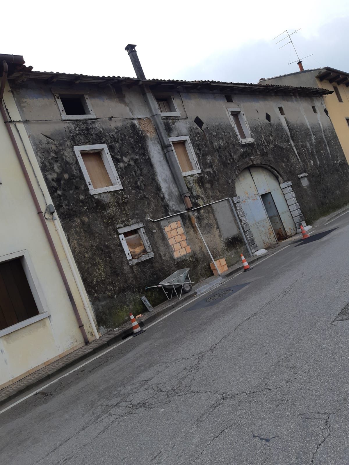 Restauro conservativo Lavorazioni Impresa edile GIAMBINO COSTRUZIONI SRL a Caneva