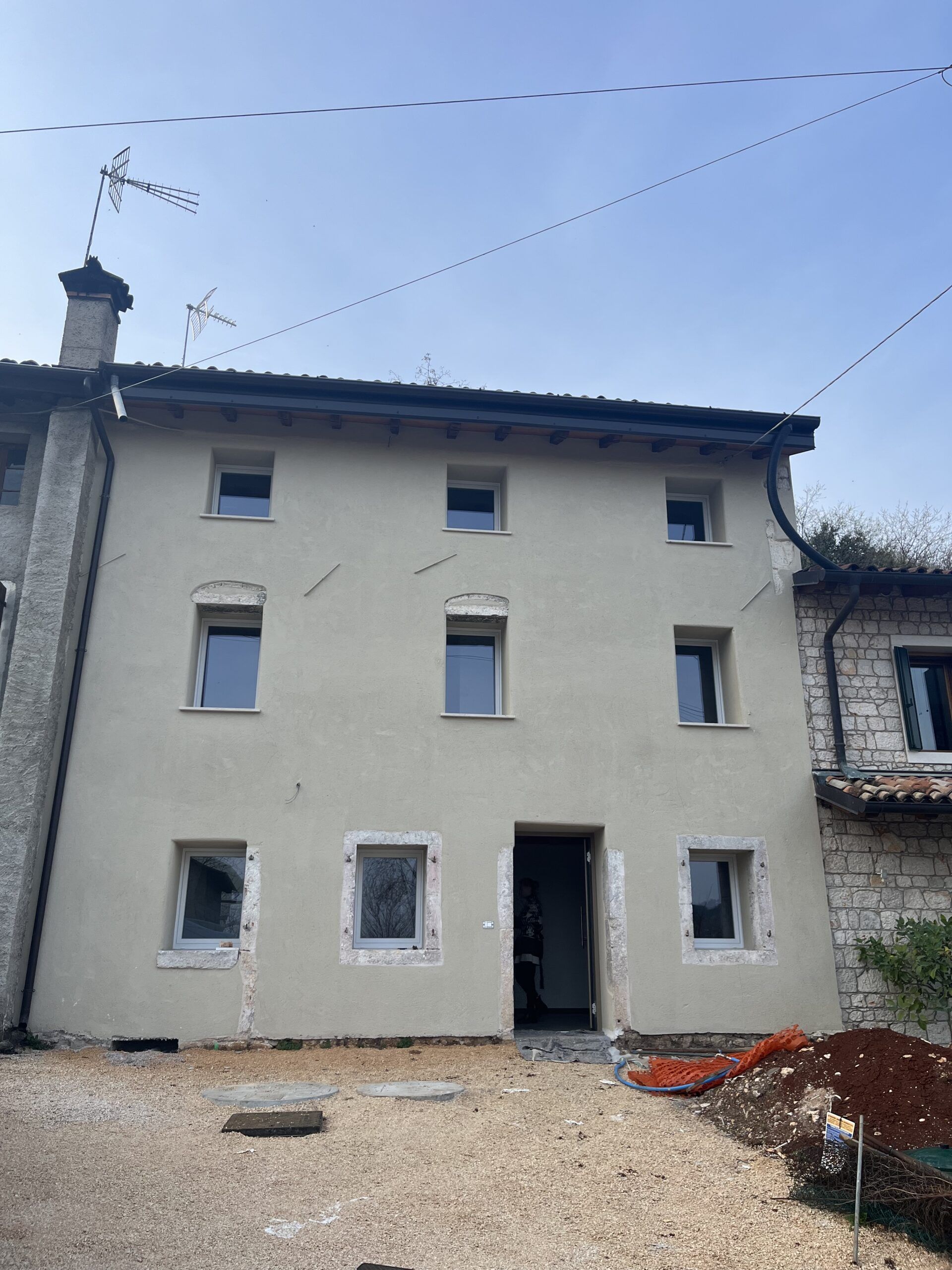 Rifacimento facciate di edifici Lavorazioni Impresa edile GIAMBINO COSTRUZIONI SRL a Caneva