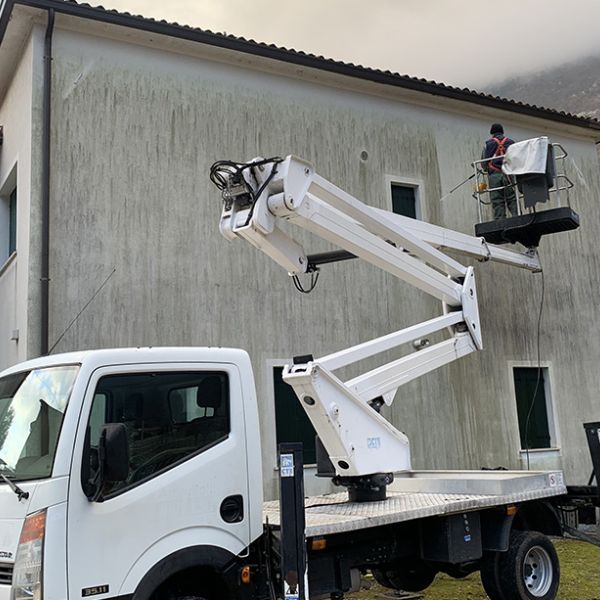 Rifacimento facciate di edifici Impresa edile GIAMBINO COSTRUZIONI SRL a Caneva