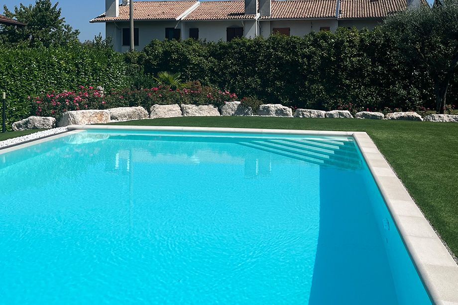 Piscine Servizi Impresa edile GIAMBINO COSTRUZIONI SRL a Caneva