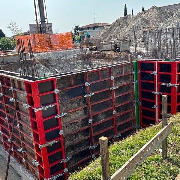 Ristrutturazione e costruzione fabbricati Impresa edile GIAMBINO COSTRUZIONI SRL a Caneva