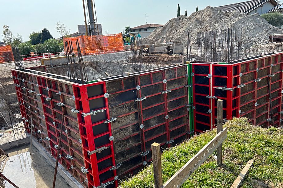 Ristrutturazione e costruzione fabbricati Servizi Impresa edile GIAMBINO COSTRUZIONI SRL a Caneva